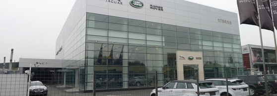 Jiangmen dealership & showroom